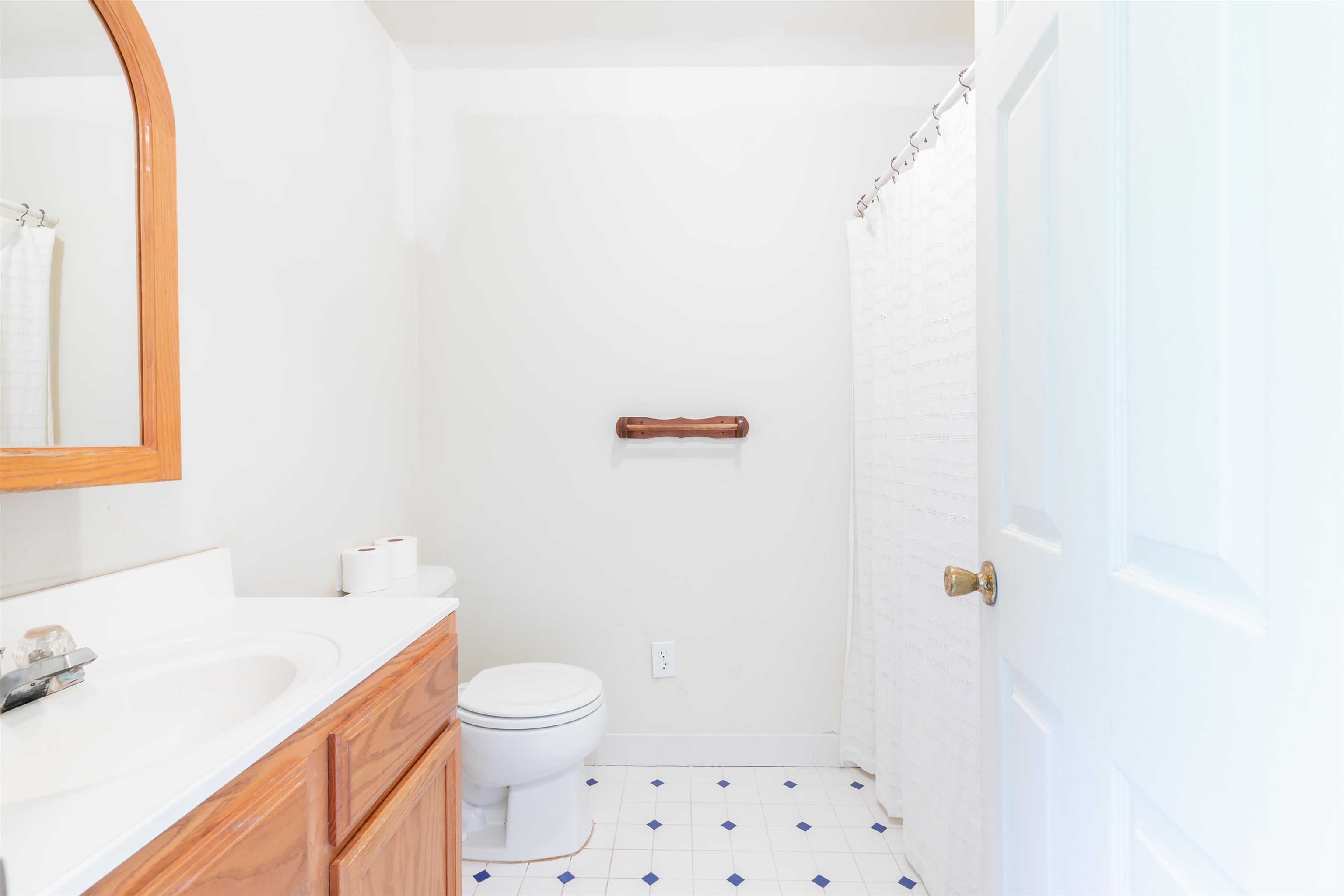 837 Weeks Landing Road Cape May, NJ 08204 - Photo 30 of 38 a bathroom with a sink a toilet and shower