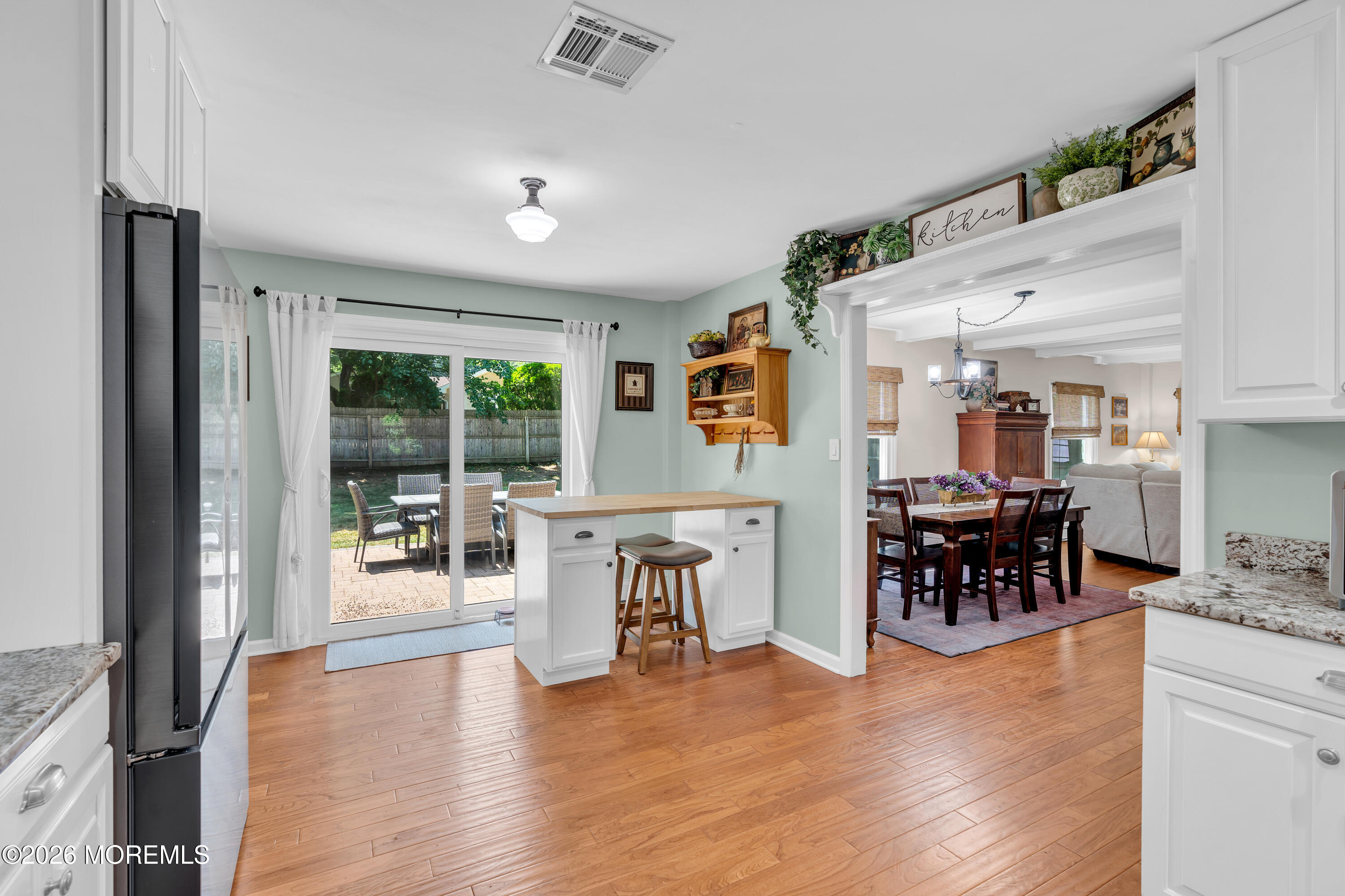 186 Van Brackle Road Aberdeen, NJ 07747 - Photo 8 of 29 .