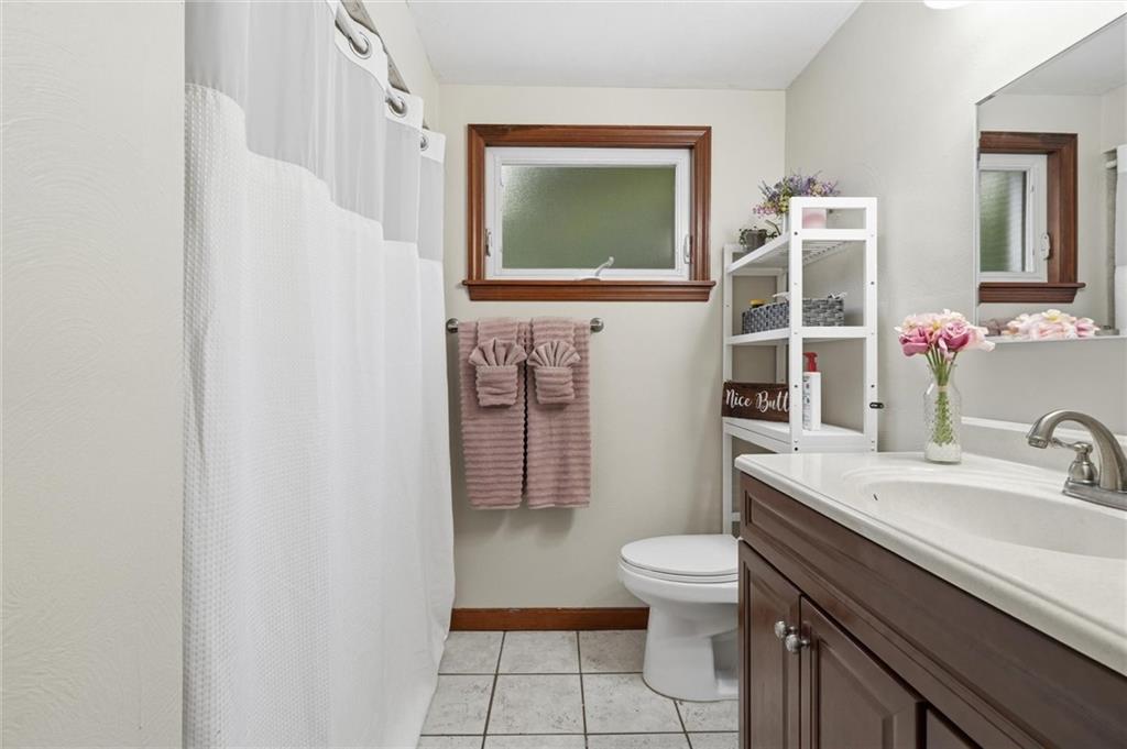 6512 Springvale Drive Pittsburgh, PA 15236 - Photo 28 of 50 Main Bath