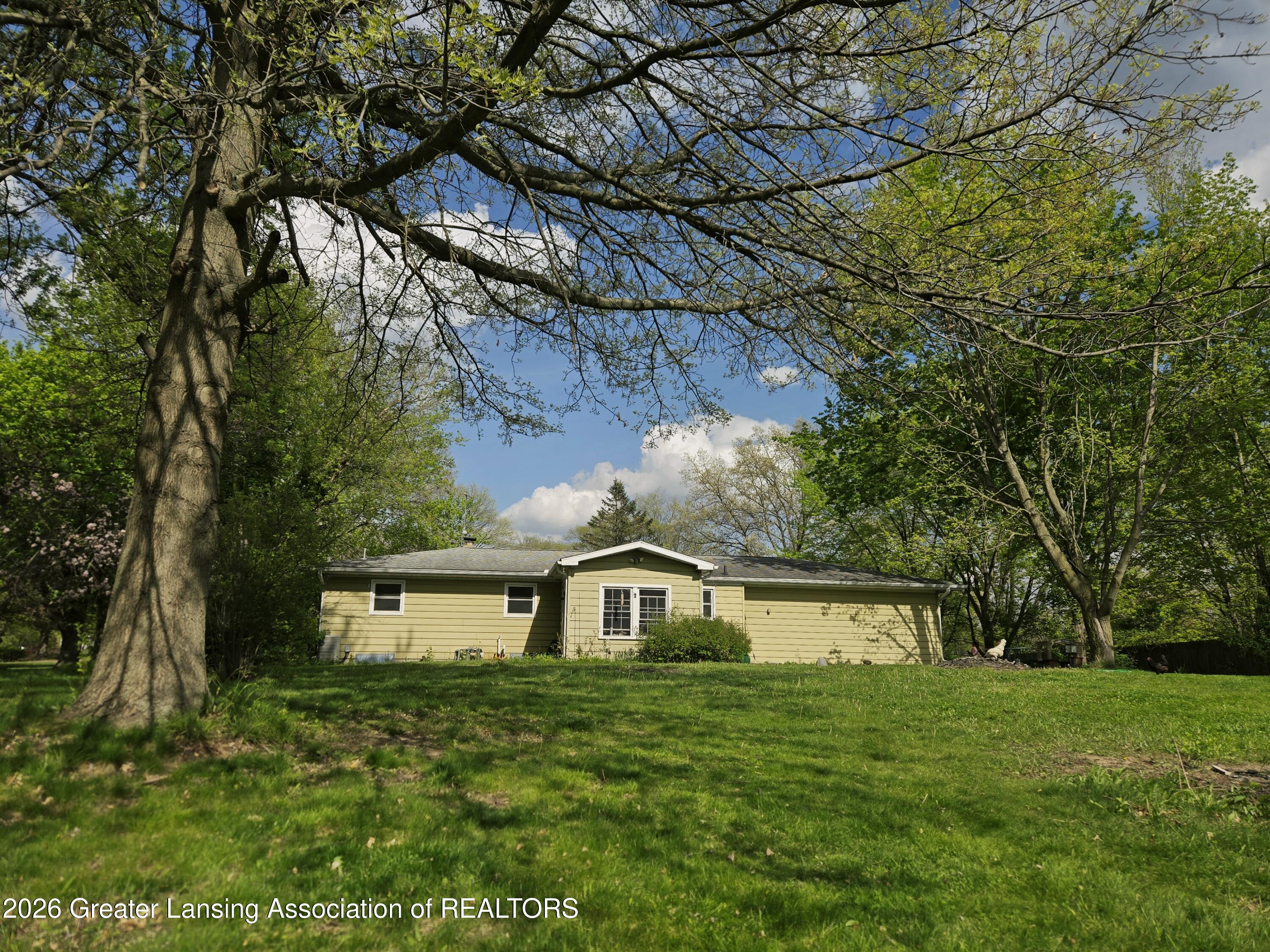 22915 Pine Lake Road Battle Creek, MI 49017 - Photo 5 of 36 20260504_165716(2)