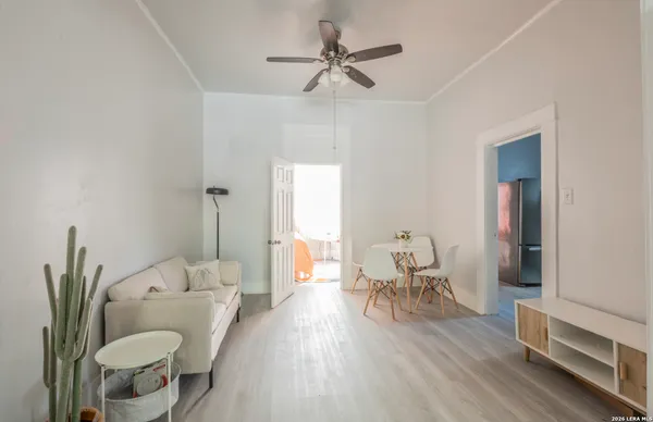 $1,550 | 302 East Cevallos Street, Unit 1, San Antonio, TX 78204