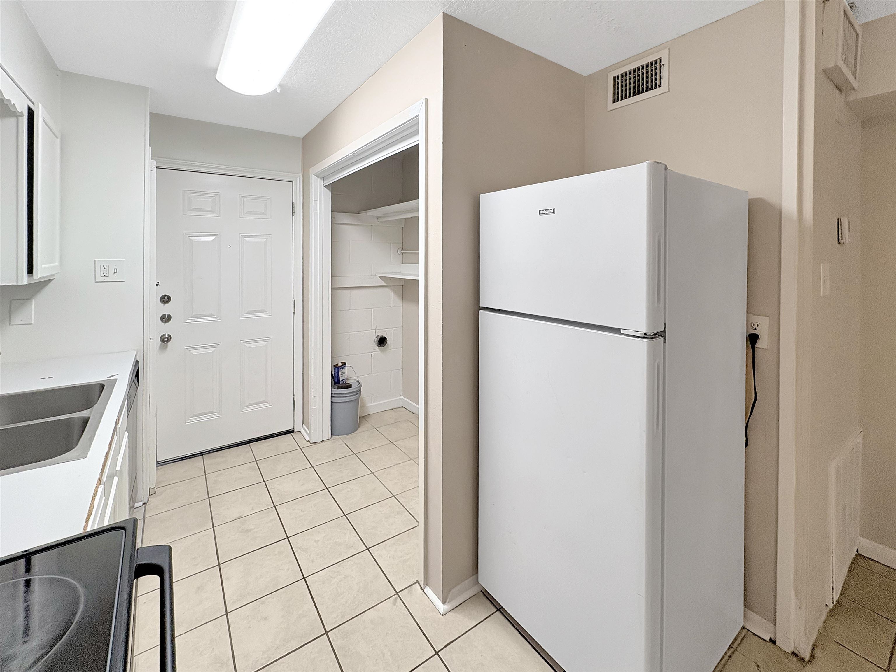 782 Pinchback Road, Unit D Beaumont, TX 77707 - Photo 4 of 13