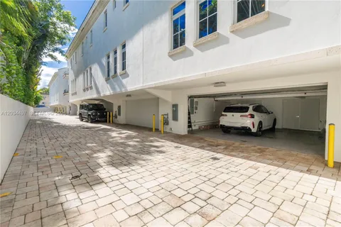 $2,995,000 | 533 Anastasia Avenue, Unit 533, Coral Gables, FL 33134