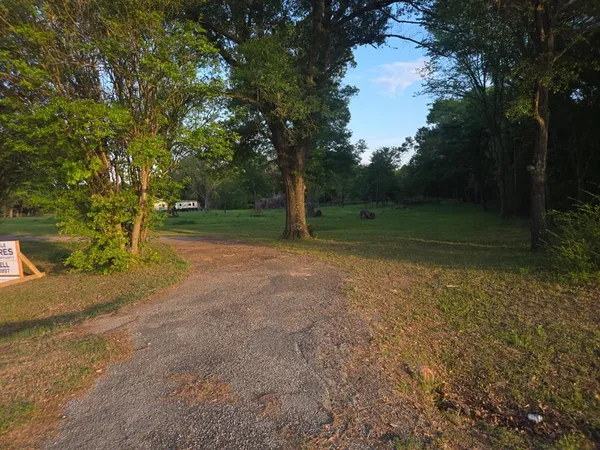 $219,000 | 1645 East Royall Boulevard, Malakoff, TX 75148