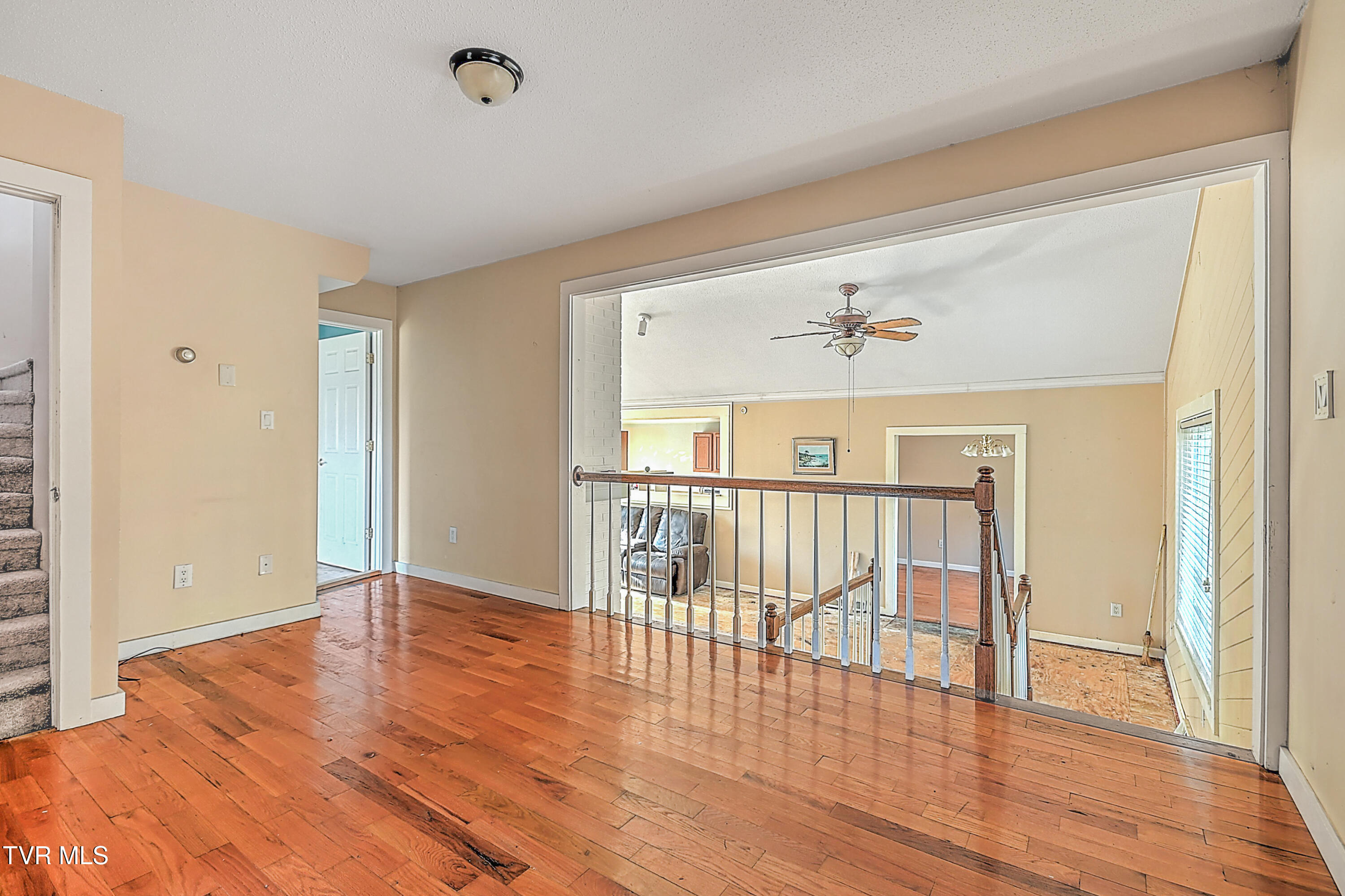 401 Crestfield Road Bristol, TN 37620 - Photo 17 of 30 401 Crestfield EE-18
