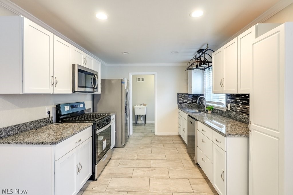 3561 Atherstone Road Cleveland, OH 44121 - Photo 9 of 33 Gallery Image 9
