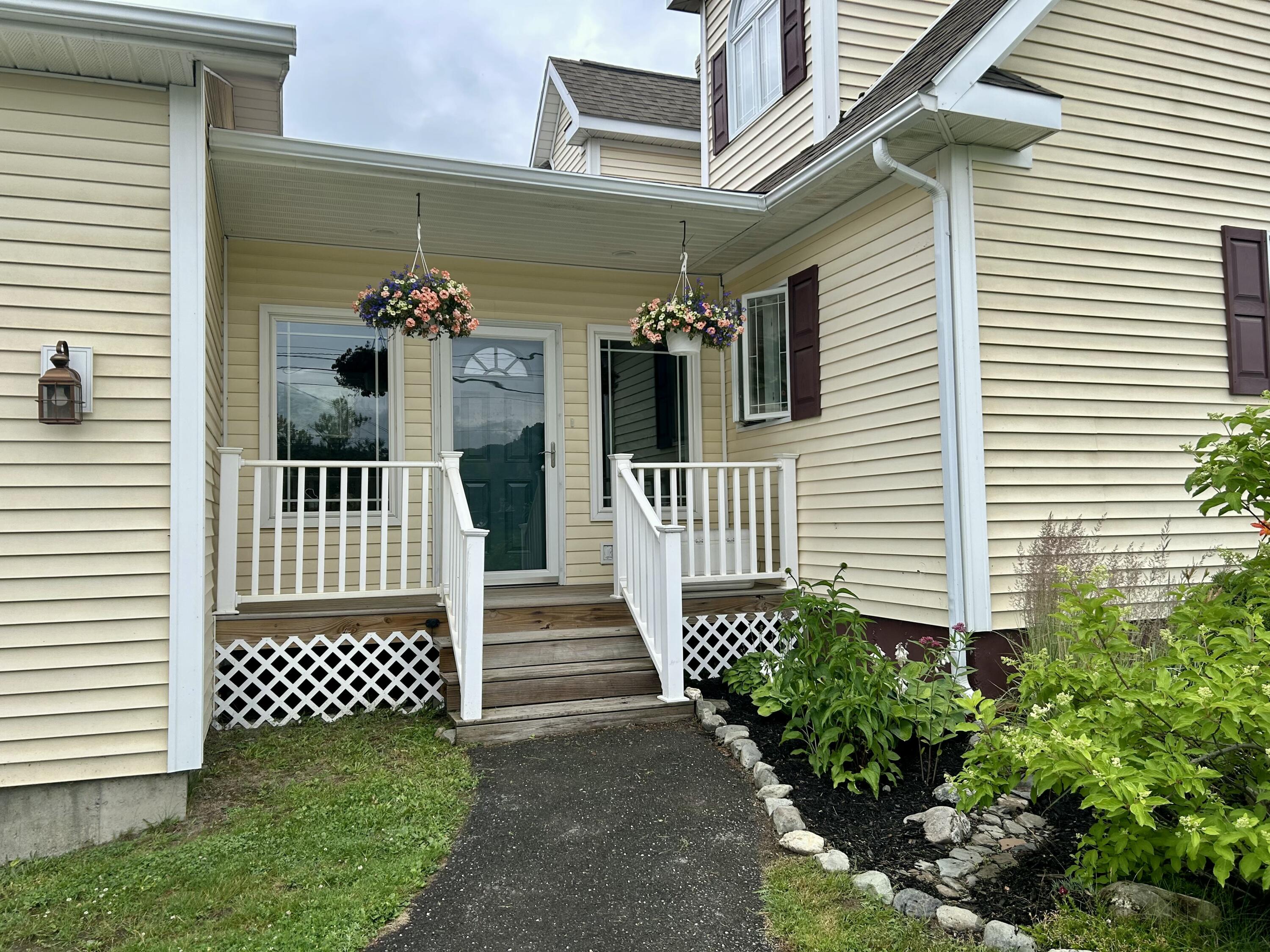 305 Market Street Fort Kent, ME 04743 - Photo 11 of 63 Entry