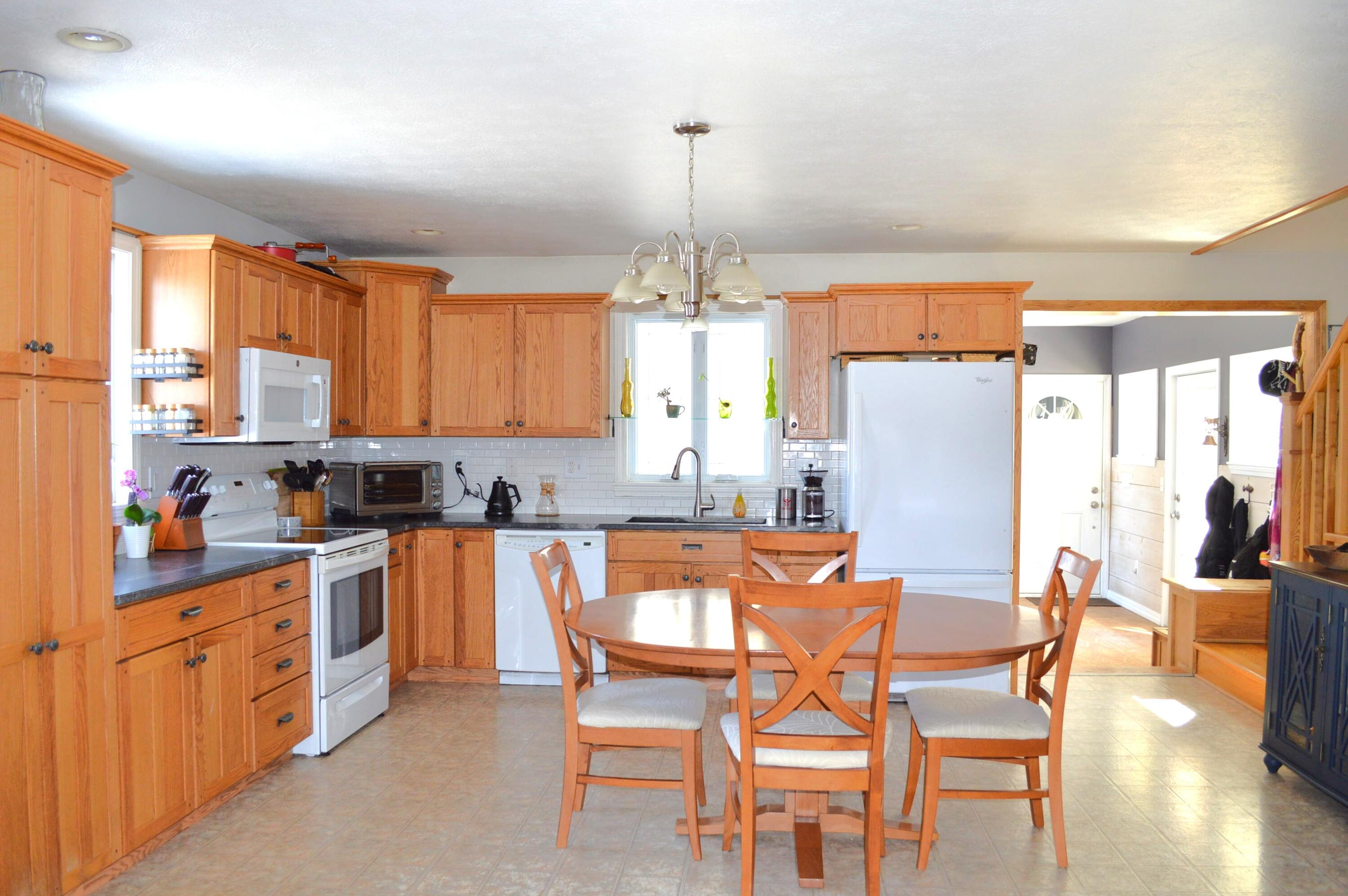 305 Market Street Fort Kent, ME 04743 - Photo 20 of 63 Kitchen