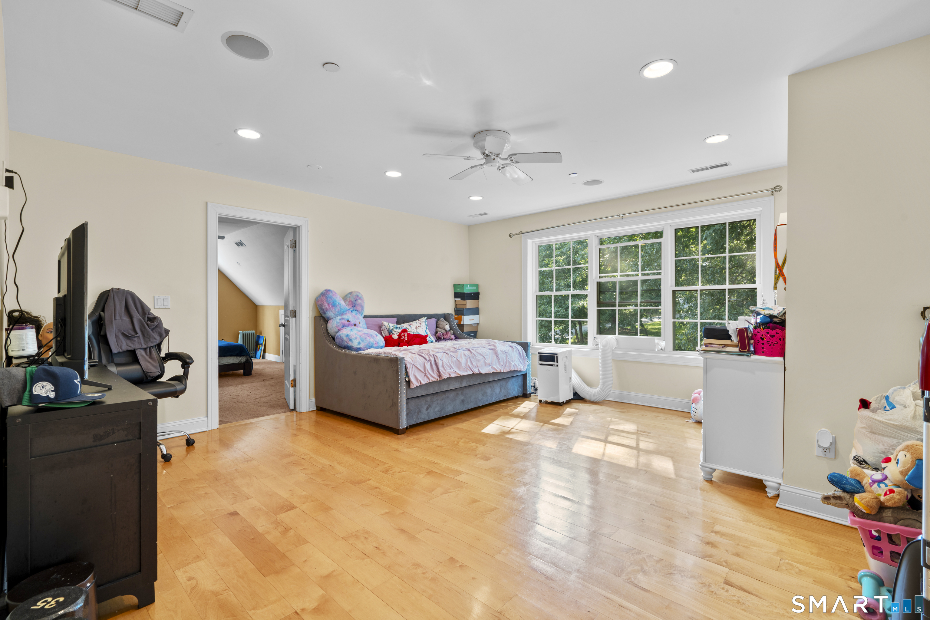 1 Walters Way Windsor, CT 06095 - Photo 19 of 39 UPPER LEVEL - FAMILY AREA