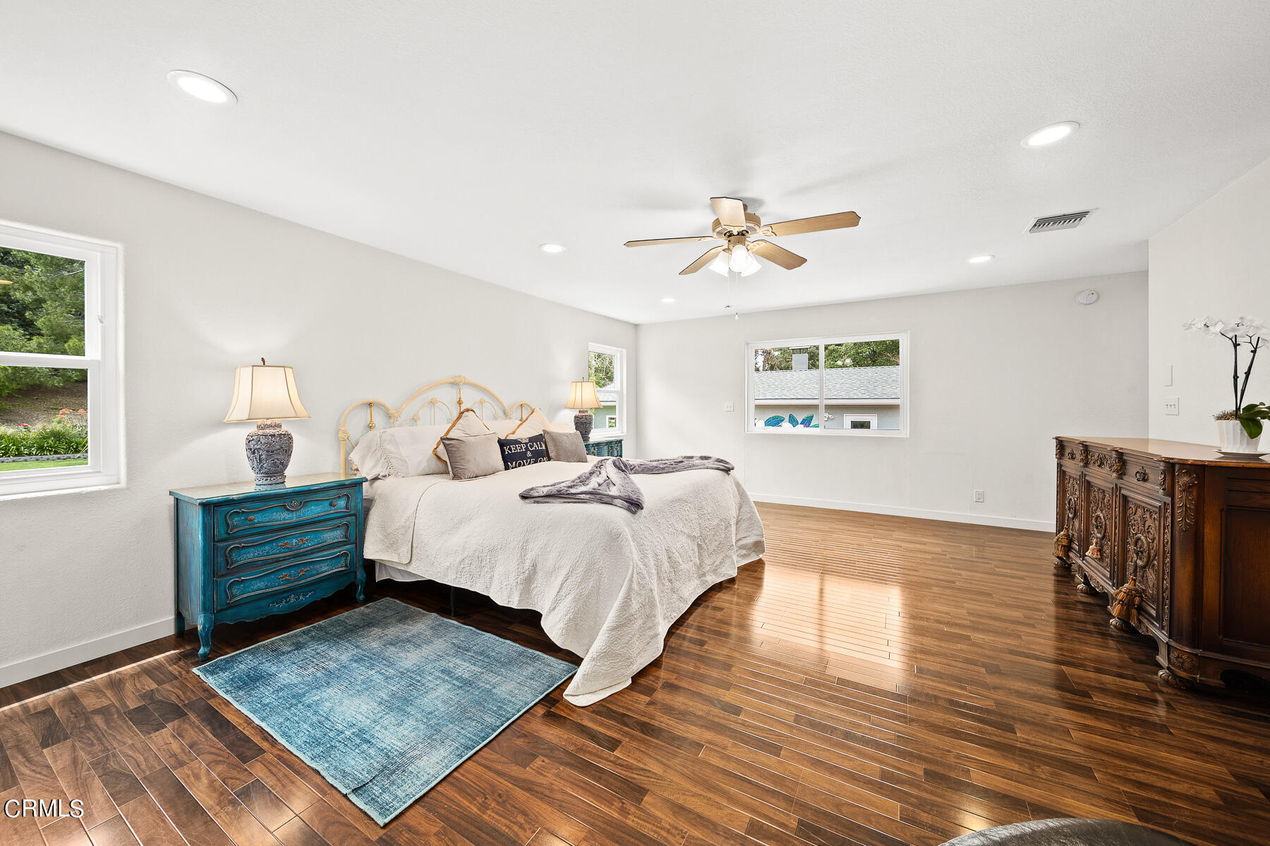 9765 Tujunga Canyon Boulevard Tujunga, CA 91042 - Photo 19 of 51 a bed room with bed and window