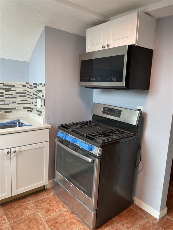 6 Windsor Street, Unit 6 Worcester, MA 01605 - Photo 3 of 23