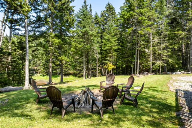 $595,000 | 44 King Phillips Trail, Boothbay, ME 04544