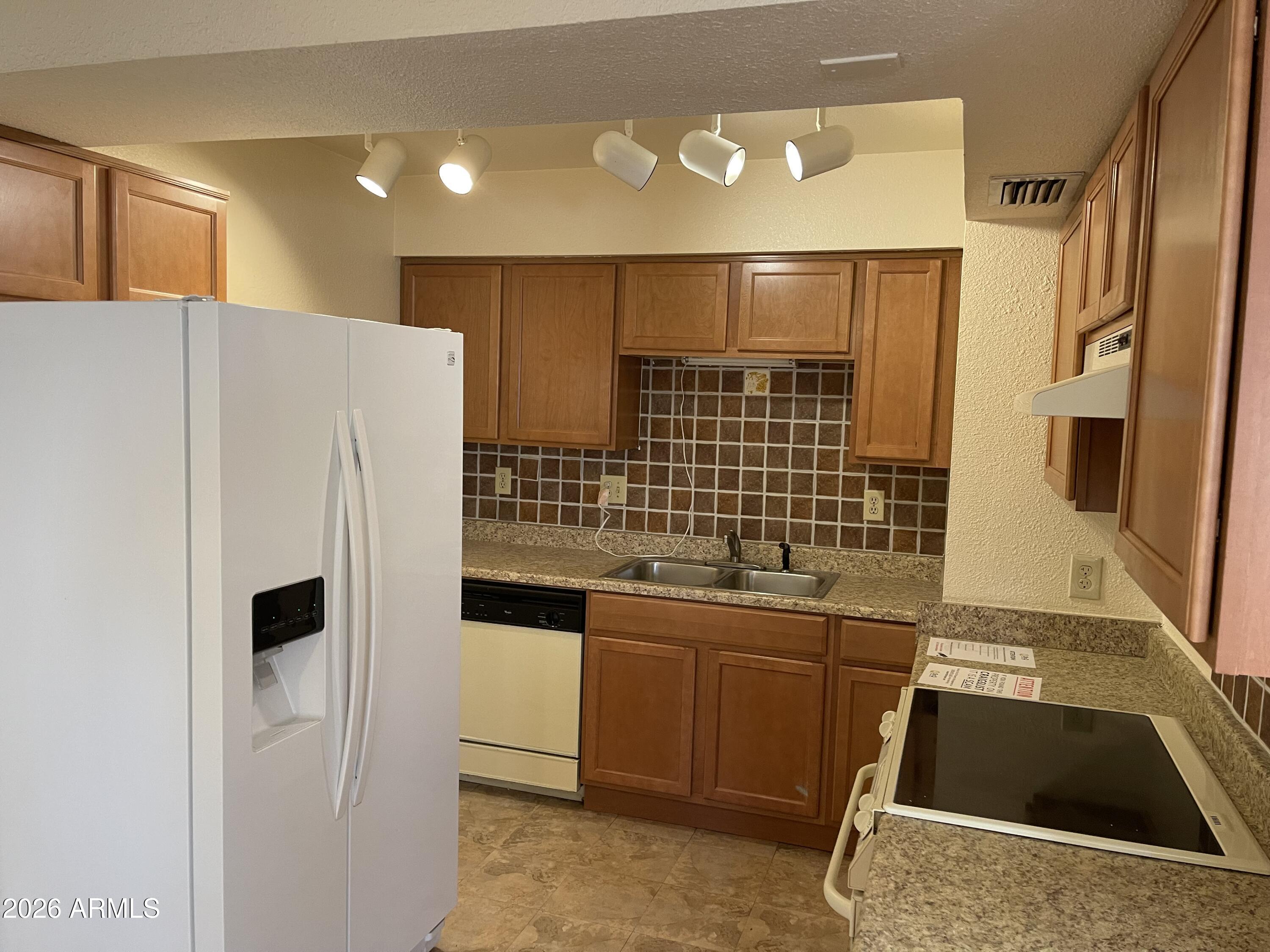 930 South Dobson Road, Unit 51 Mesa, AZ 85202 - Photo 3 of 17 3 kitchen appliances