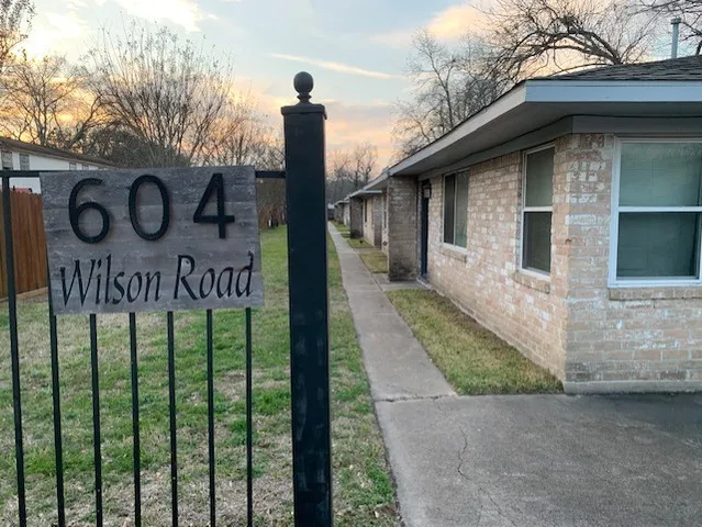 $1,250 | 604 Wilson Road, Unit 8, Humble, TX 77338
