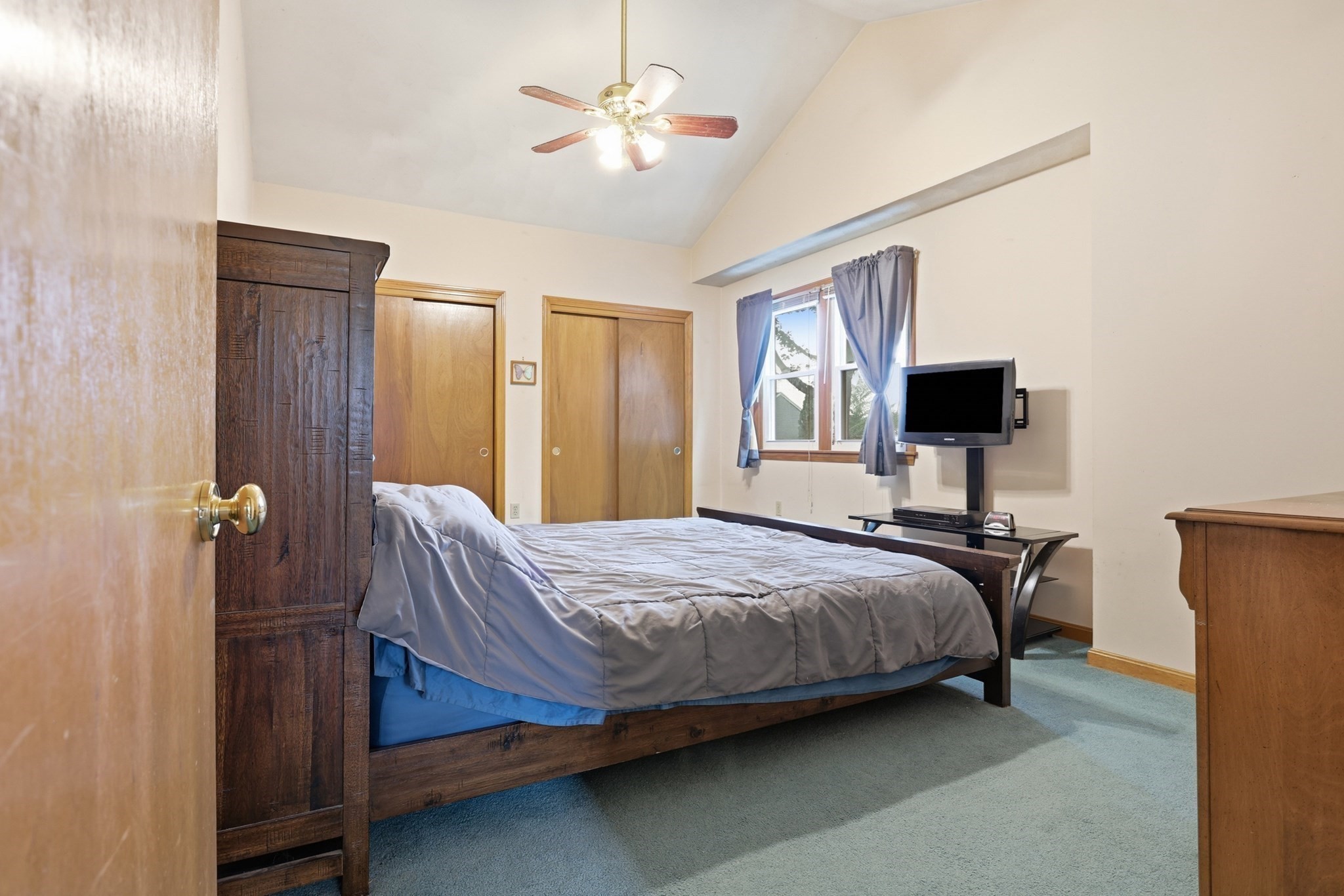 34 Oak Knoll Road Lowell, MA 01852 - Photo 11 of 22 Gallery Image 11