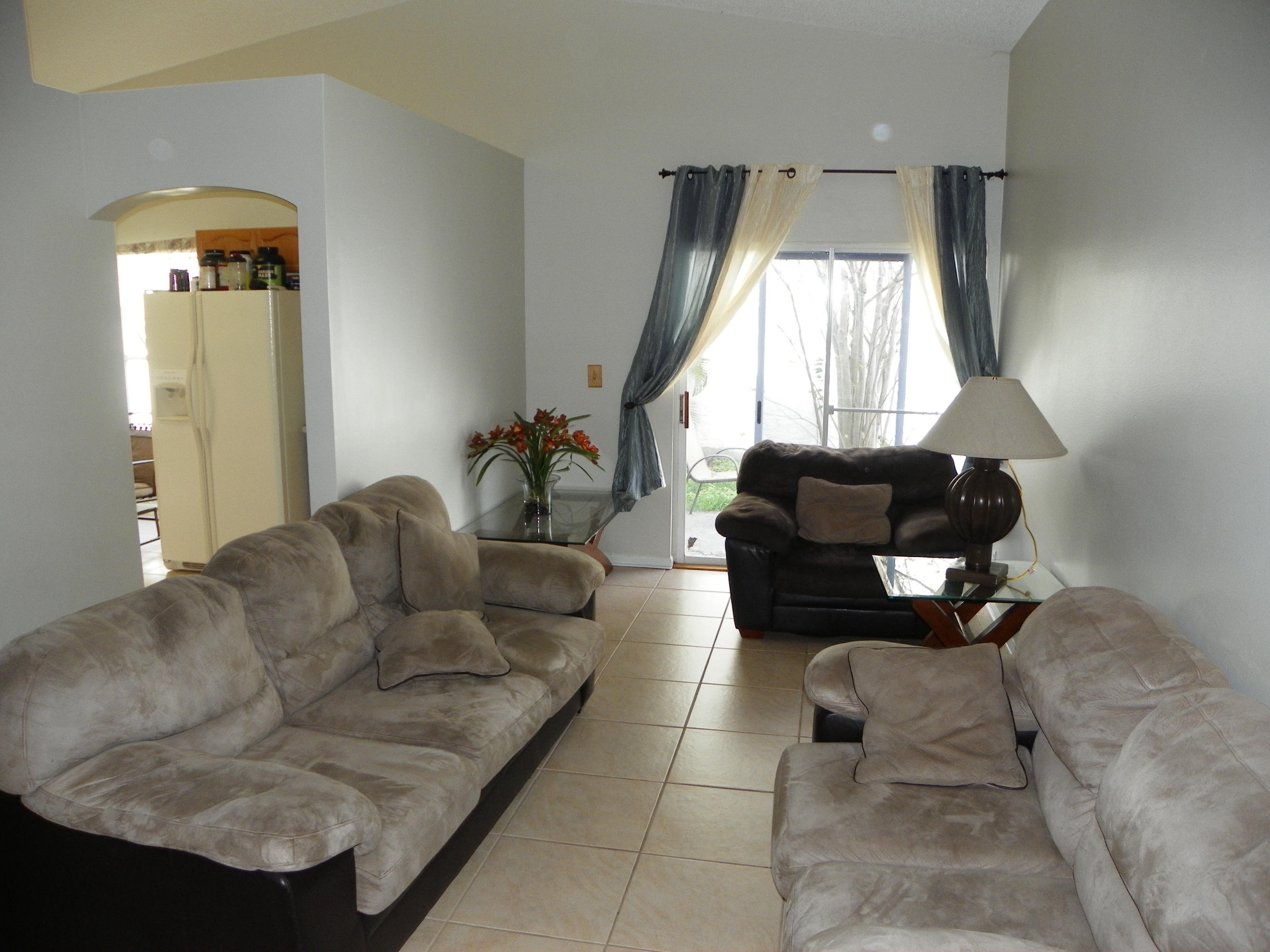 15 Ripley Way Boynton Beach, FL 33426 - Photo 5 of 14 Livingroom