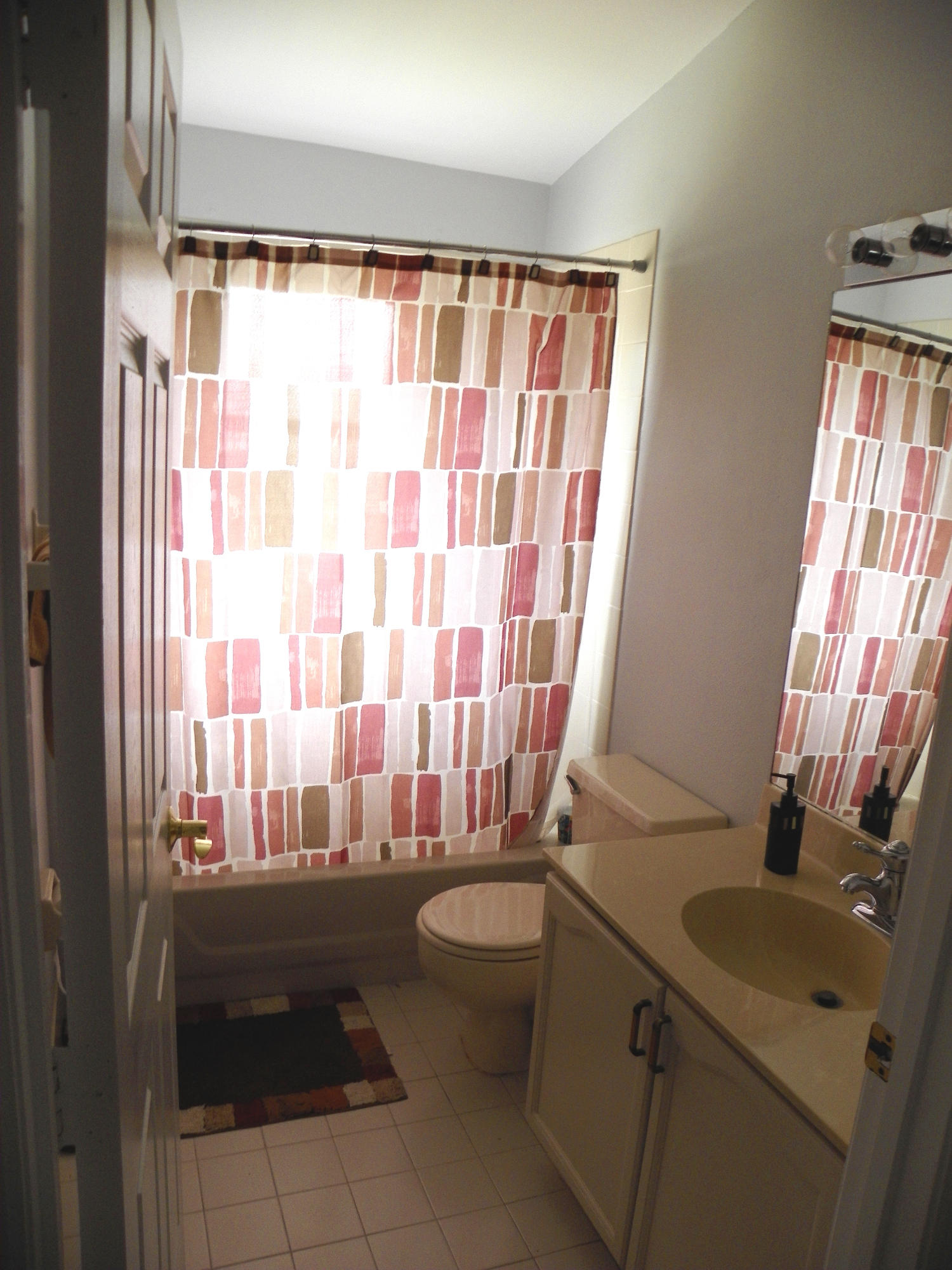 15 Ripley Way Boynton Beach, FL 33426 - Photo 7 of 14 Bathroom2