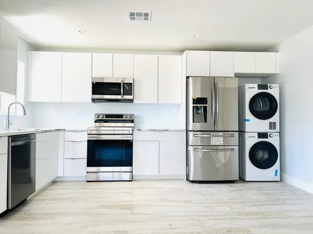 $2,700 | 206 Southeast 1st Avenue, Unit 5, Delray Beach, FL 33444