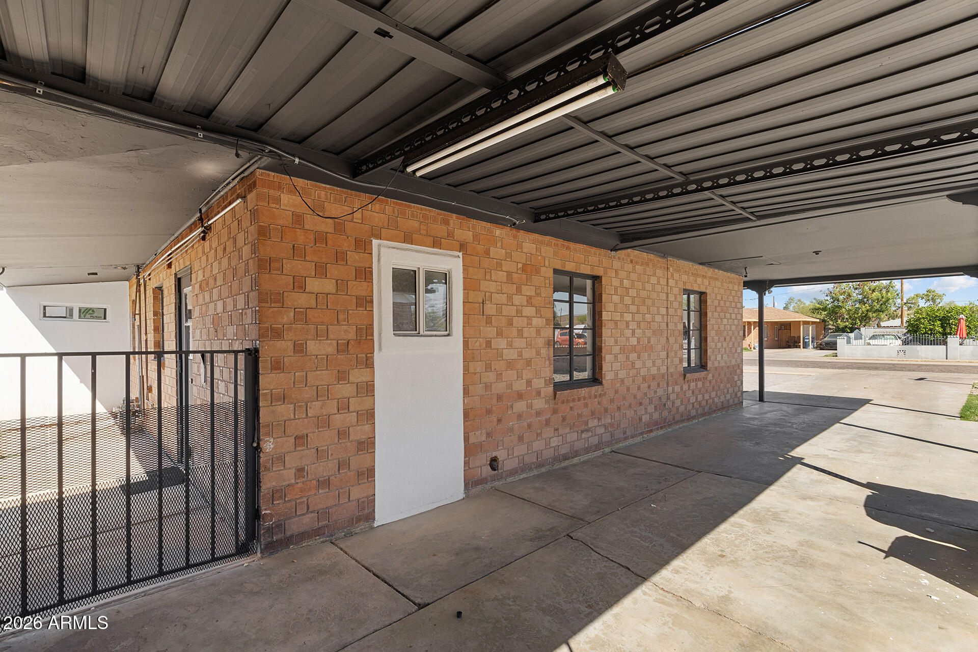 2935 East Portland Street Phoenix, AZ 85008 - Photo 9 of 33 07