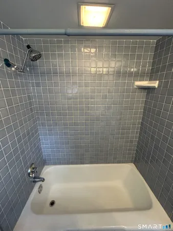 $1,525 | 73 Peck Street, Unit 2, Norwich, CT 06360