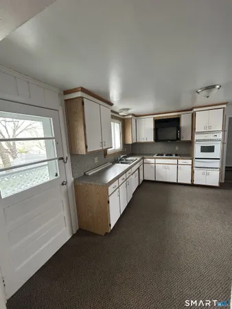 $1,525 | 73 Peck Street, Unit 2, Norwich, CT 06360