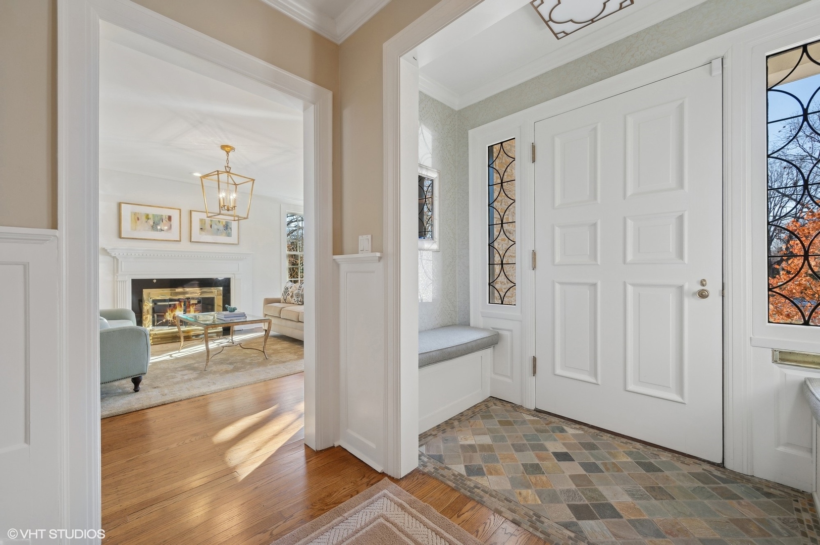 2822 Blackhawk Road Wilmette, IL 60091 - Photo 3 of 33
