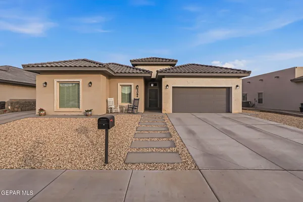 $487,950 | 2084 Santa Isabella Street, Sunland Park, NM 88063