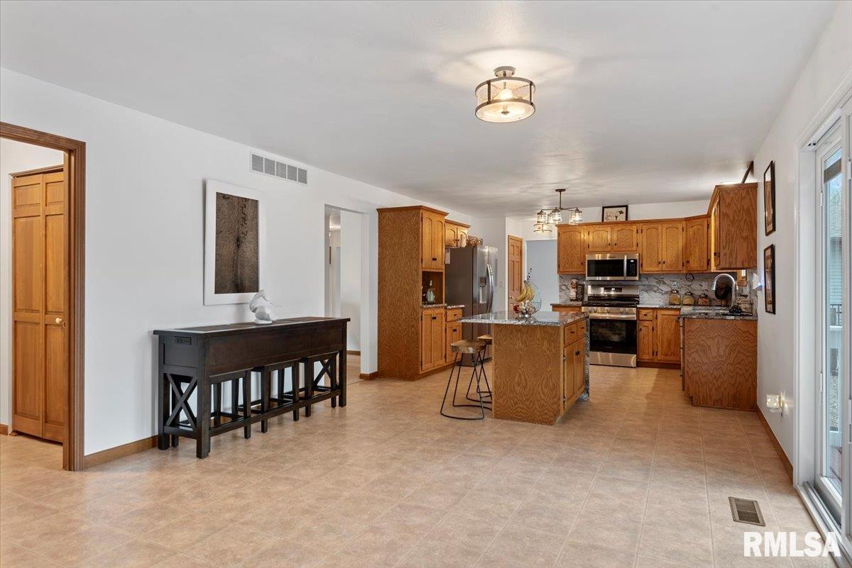 505 Tecumseh Trail Springfield, IL 62711 - Photo 13 of 53