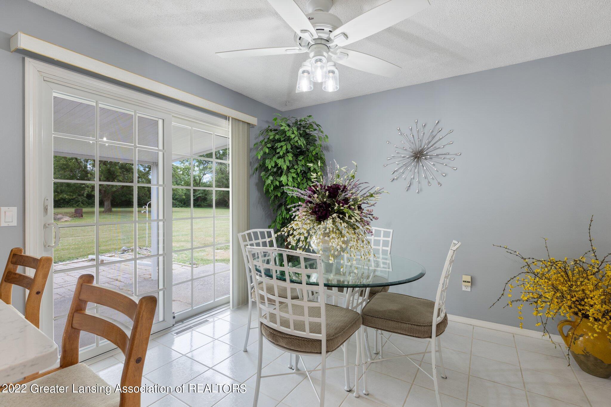 99 South Aurelius Road Mason, MI 48854 - Photo 9 of 32 99, dining