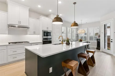 $449,900 | 2073 Spotted Fawn Drive, Arlington, TX 76005