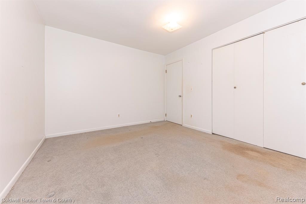 11644 Kerns Way Fenton, MI 48430 - Photo 34 of 50
