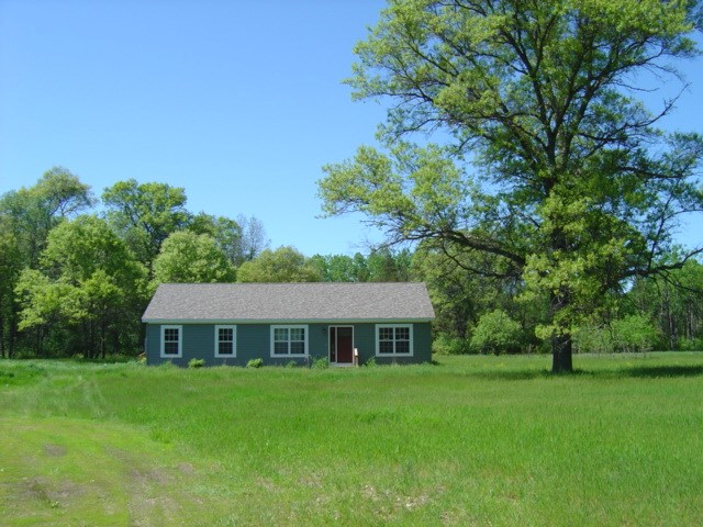 40 17 Mile Road Marion, MI 49665 - Photo 4 of 37 1859826-3.JPG