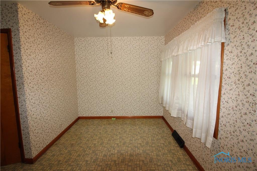 1129 Rosedale Street Maumee, OH 43537 - Photo 3 of 18 Gallery Image 3