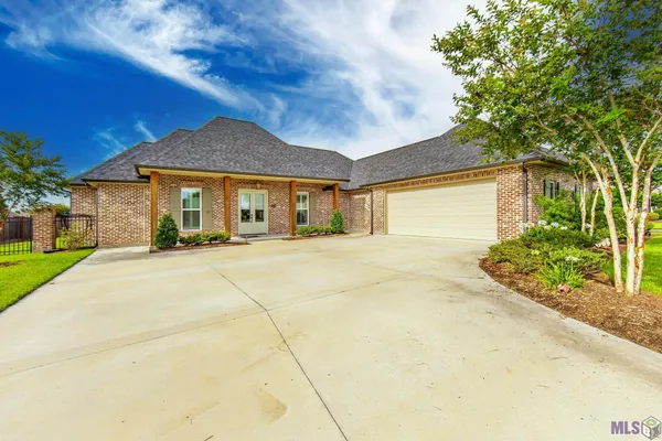$549,000 | 449 Glenwild Drive, Thibodaux, LA 70301
