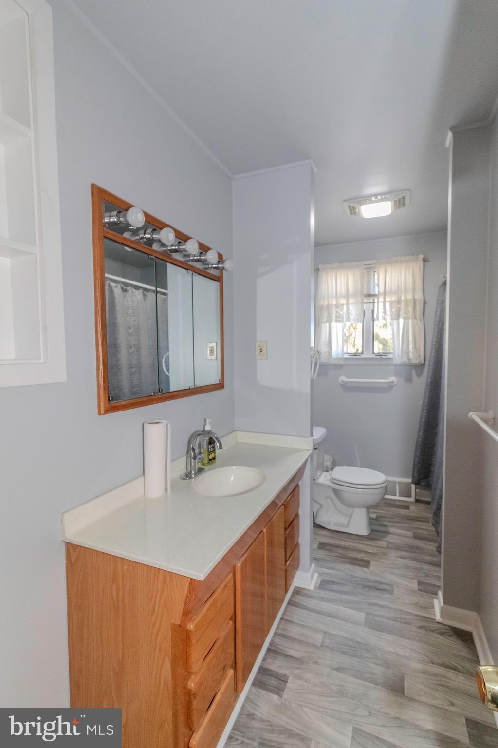 94 Princeton Road Exton, PA 19341 - Photo 19 of 27 Main Bathroom
