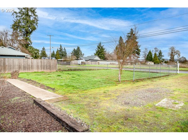 1750 Taney Street Eugene, OR 97402 - Photo 31 of 32