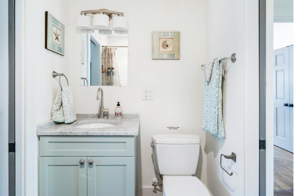 2112 Wappoo Hall Road Charleston, SC 29412 - Photo 30 of 32 Second Bath