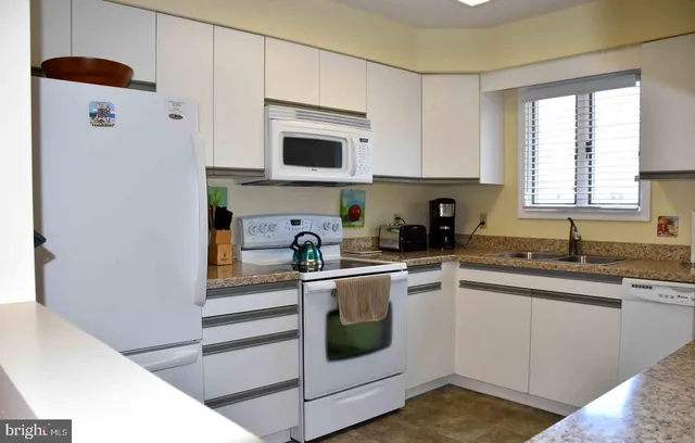 $1,995 | 18 Henlopen Gardens, Lewes, DE 19958