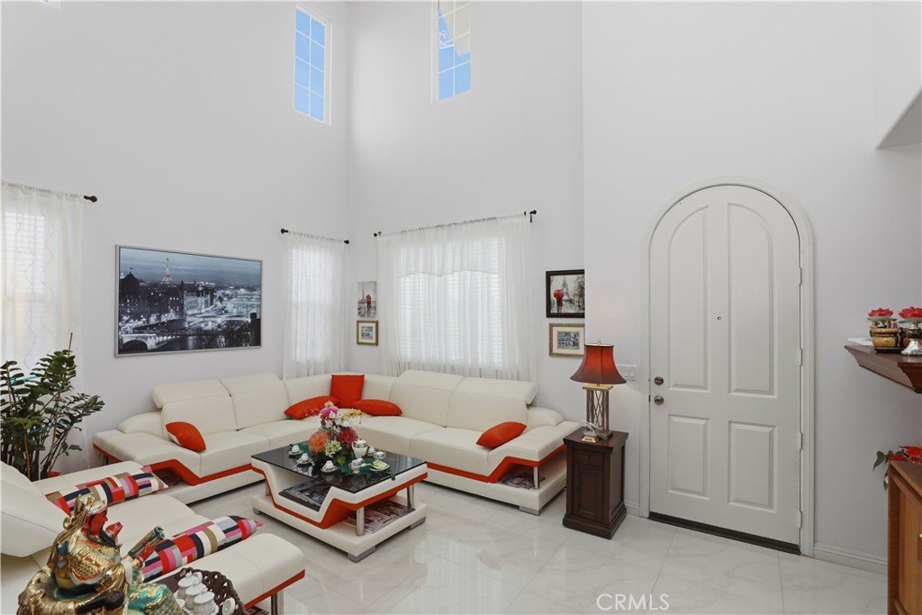 15979 Skyridge Drive Riverside, CA 92503 - Photo 8 of 59