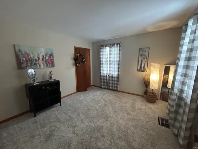 $134,900 | 402 East N Street, Galveston, IN 46932