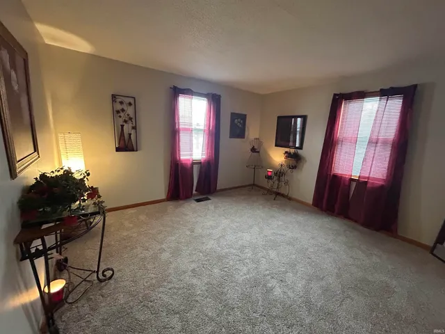 $134,900 | 402 East N Street, Galveston, IN 46932