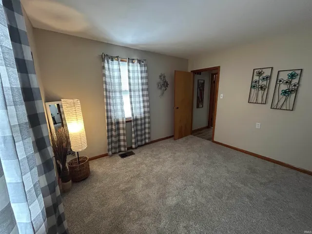 $134,900 | 402 East N Street, Galveston, IN 46932