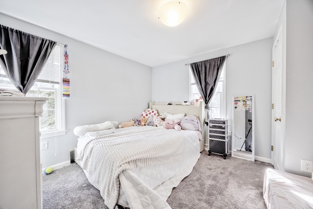106 Longmeadow Road Taunton, MA 02780 - Photo 13 of 36 Gallery Image 13