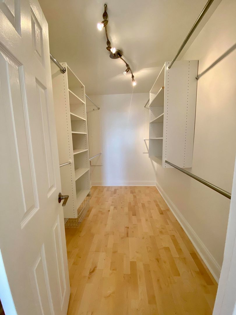 1717 West Crystal Lane, Unit 701 Mount Prospect, IL 60056 - Photo 22 of 34