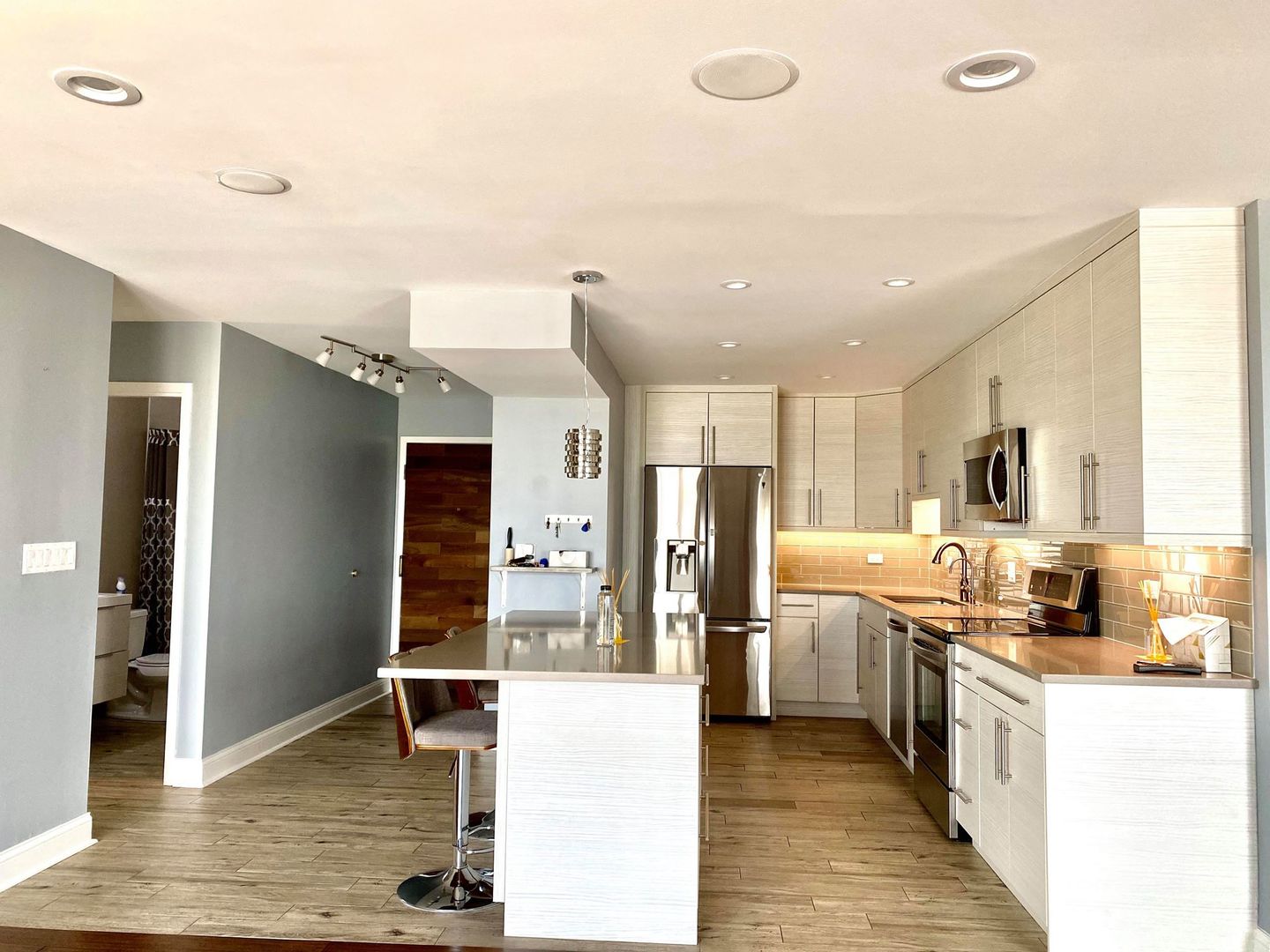 1717 West Crystal Lane, Unit 701 Mount Prospect, IL 60056 - Photo 8 of 34