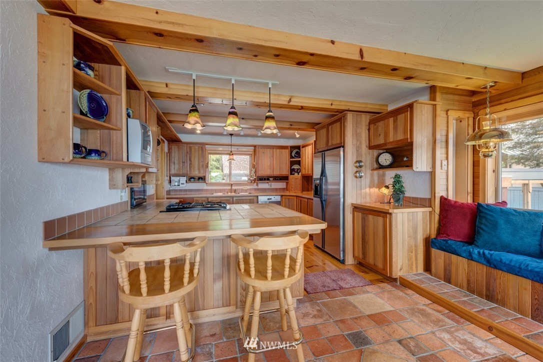 5314 West Shore Road Anacortes, WA 98221 - Photo 9 of 25 Gallery Image 9