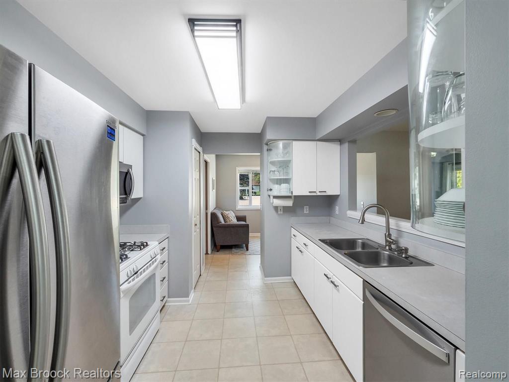 462 South Blvd Boulevard Rochester, MI 48307 - Photo 10 of 44 Gallery Image 10