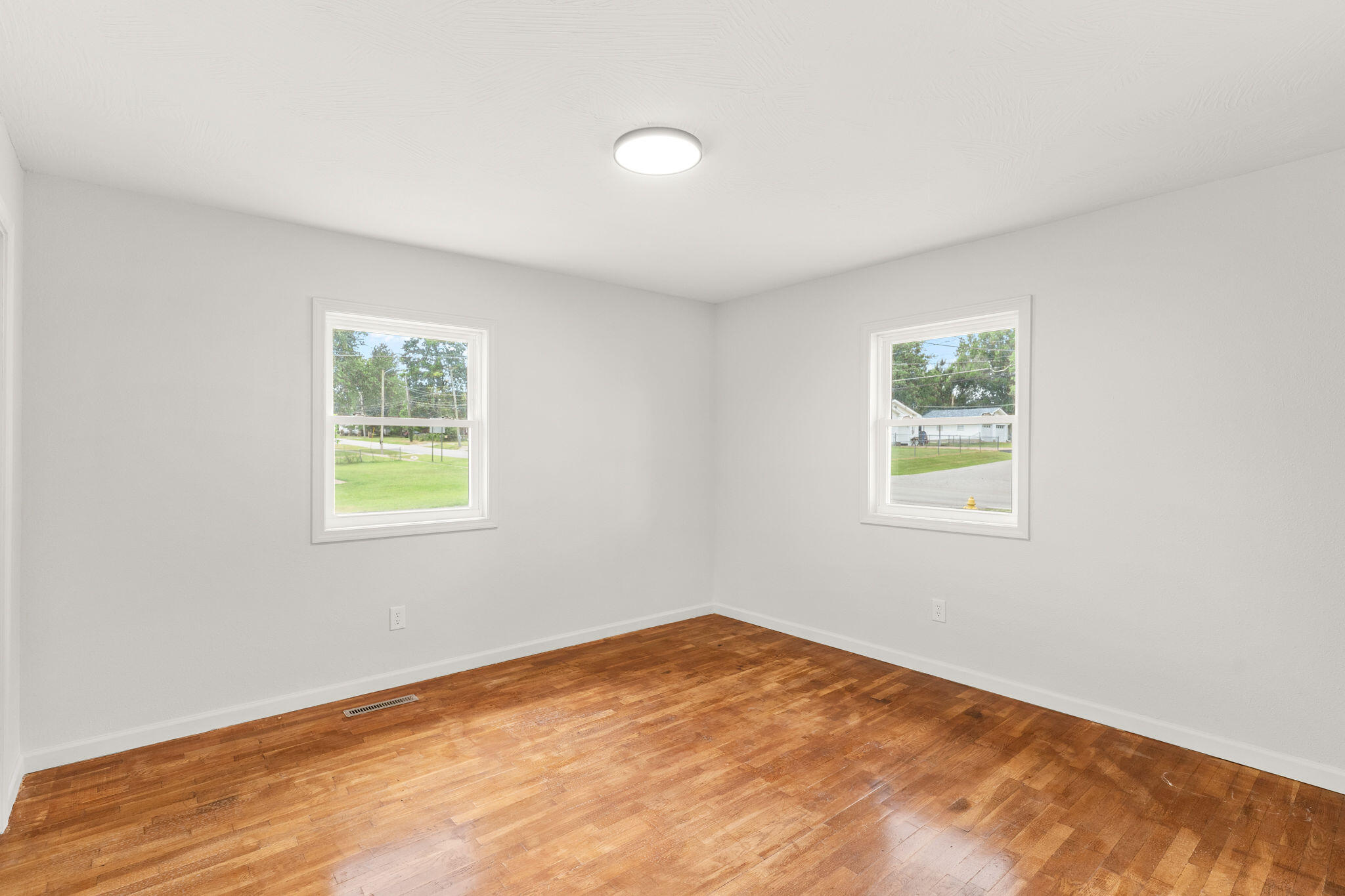 953 West Kerr Street Springfield, MO 65803 - Photo 11 of 32 FrameandFocus_WEBorMLS-10-3