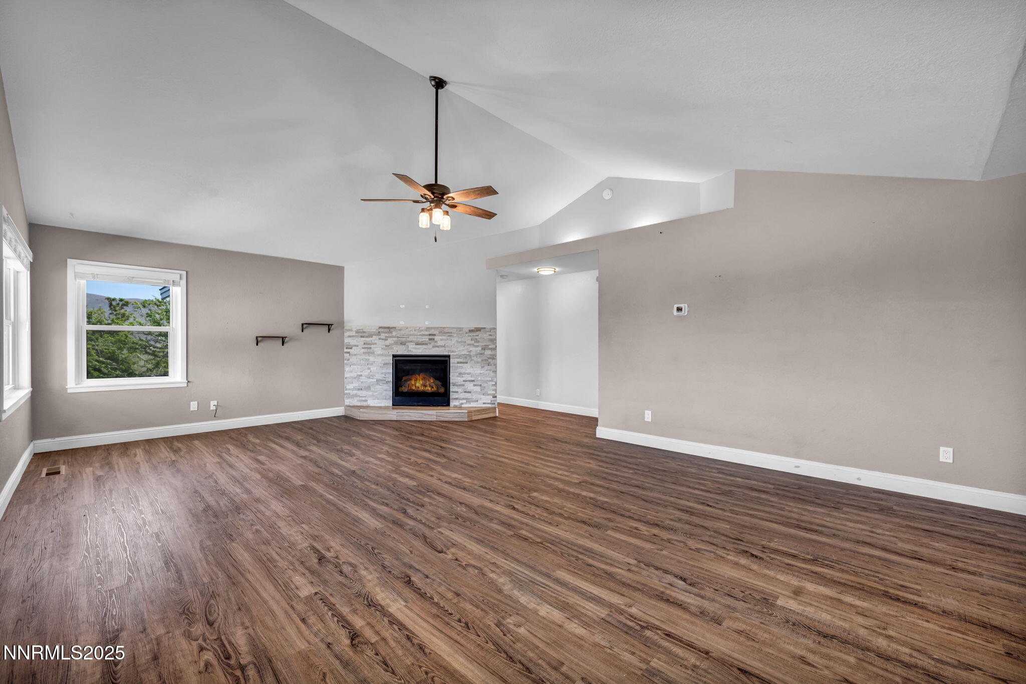 45 Arabian Way Reno, NV 89508 - Photo 7 of 52 61-web-or-mls-45-arabian-way