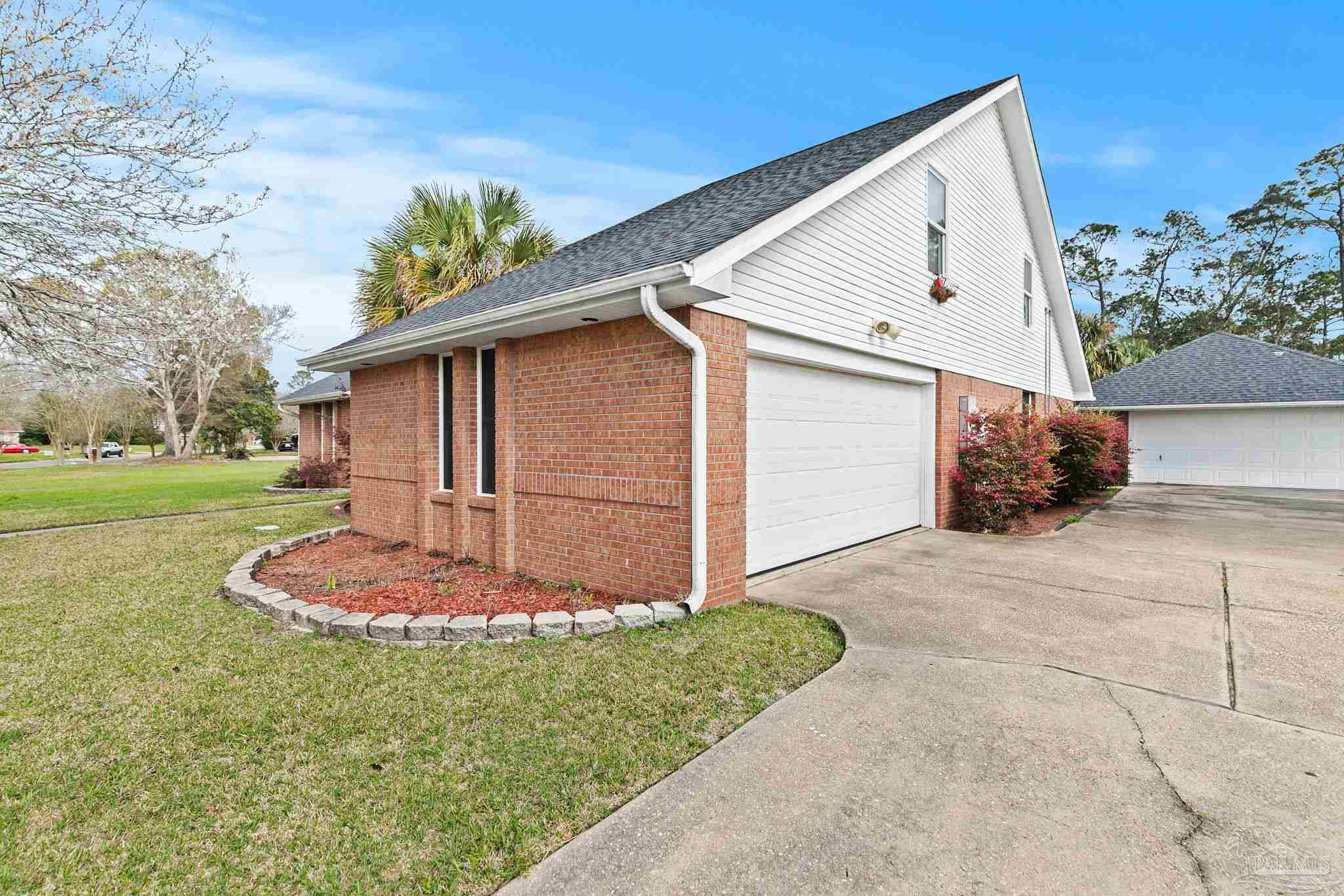 10060 Bristol Park Road Cantonment, FL 32533 - Photo 3 of 39